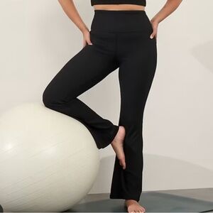 Athleta Salutation Stash Rib Flare Pant Black size 3X